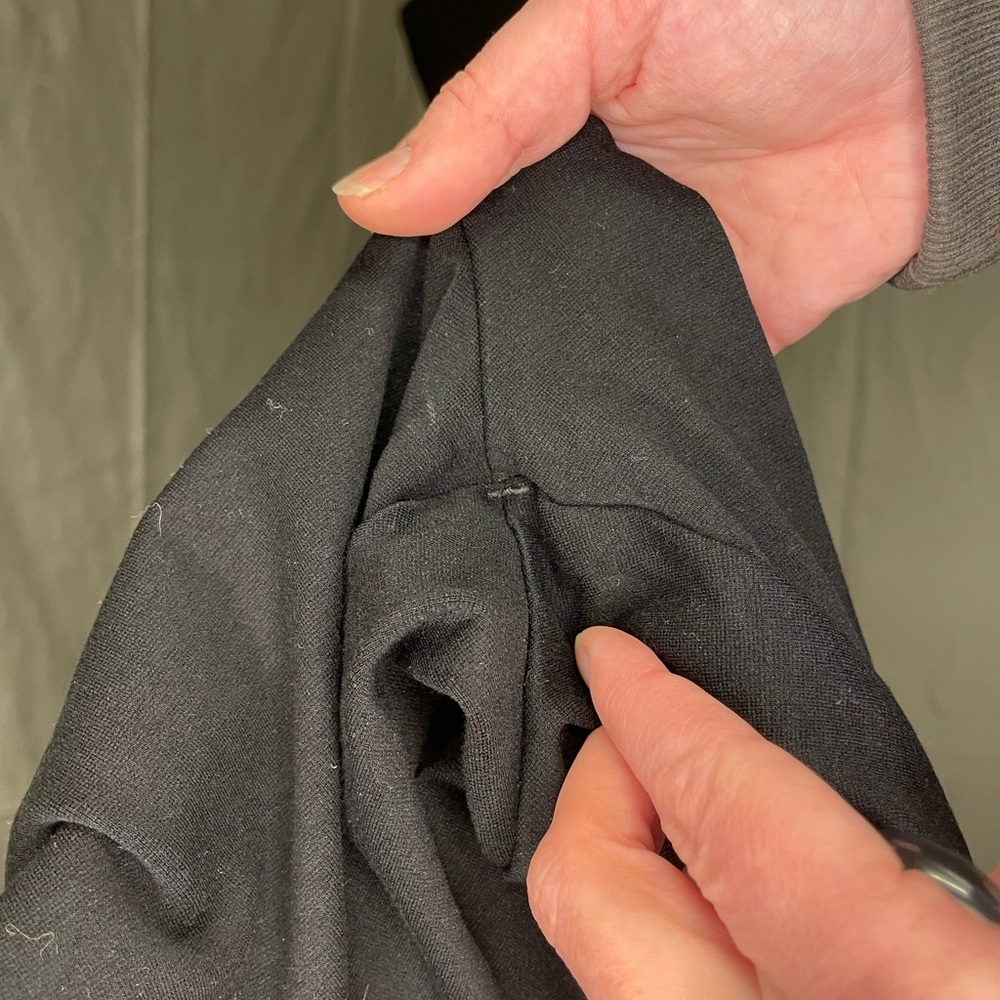 American Giant Black Capri Leggings - Picture 3 of 7
